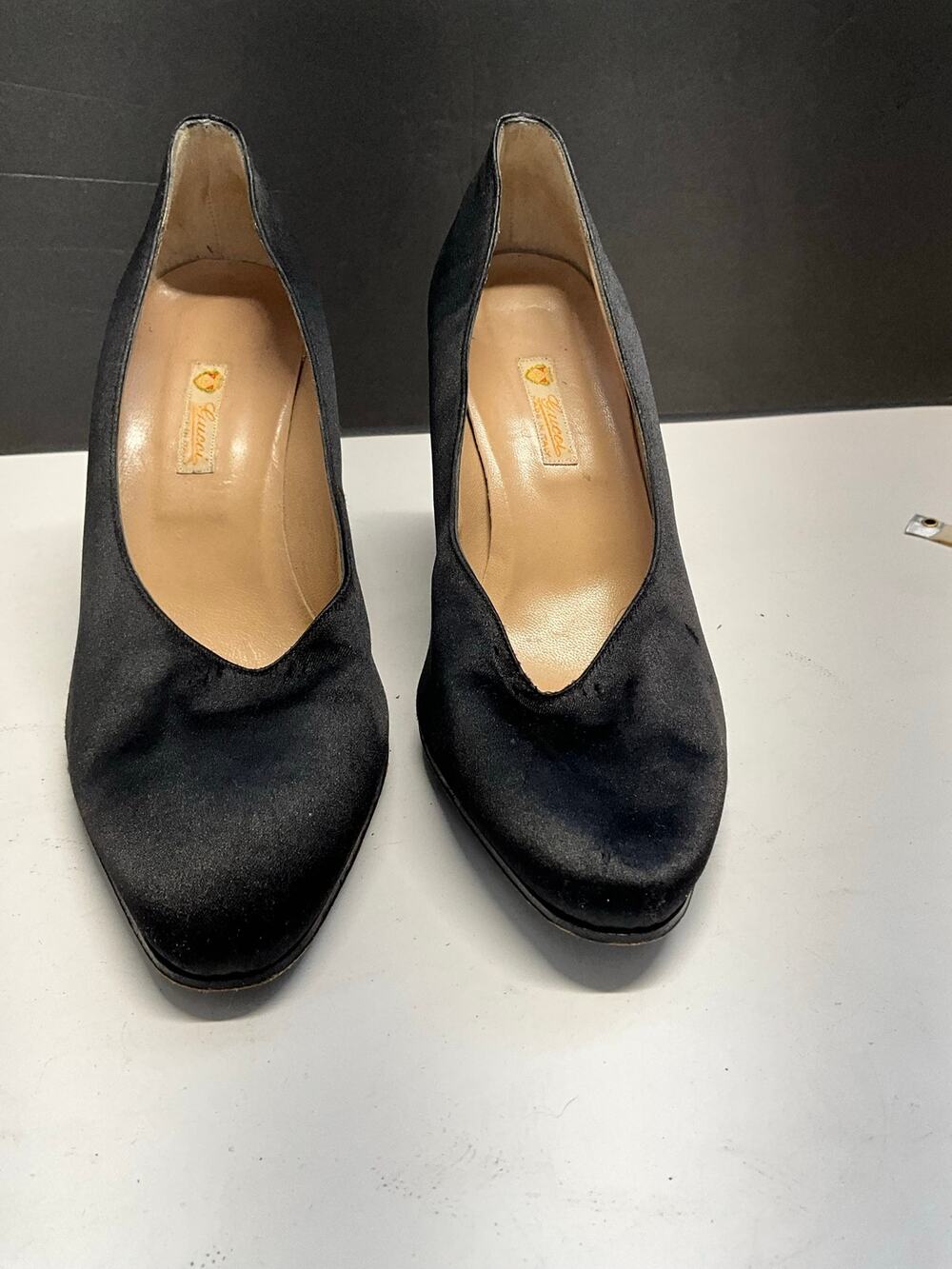 Vintage Gucci Black Satin Pumps Heels Size 39.5 B Made in Italy